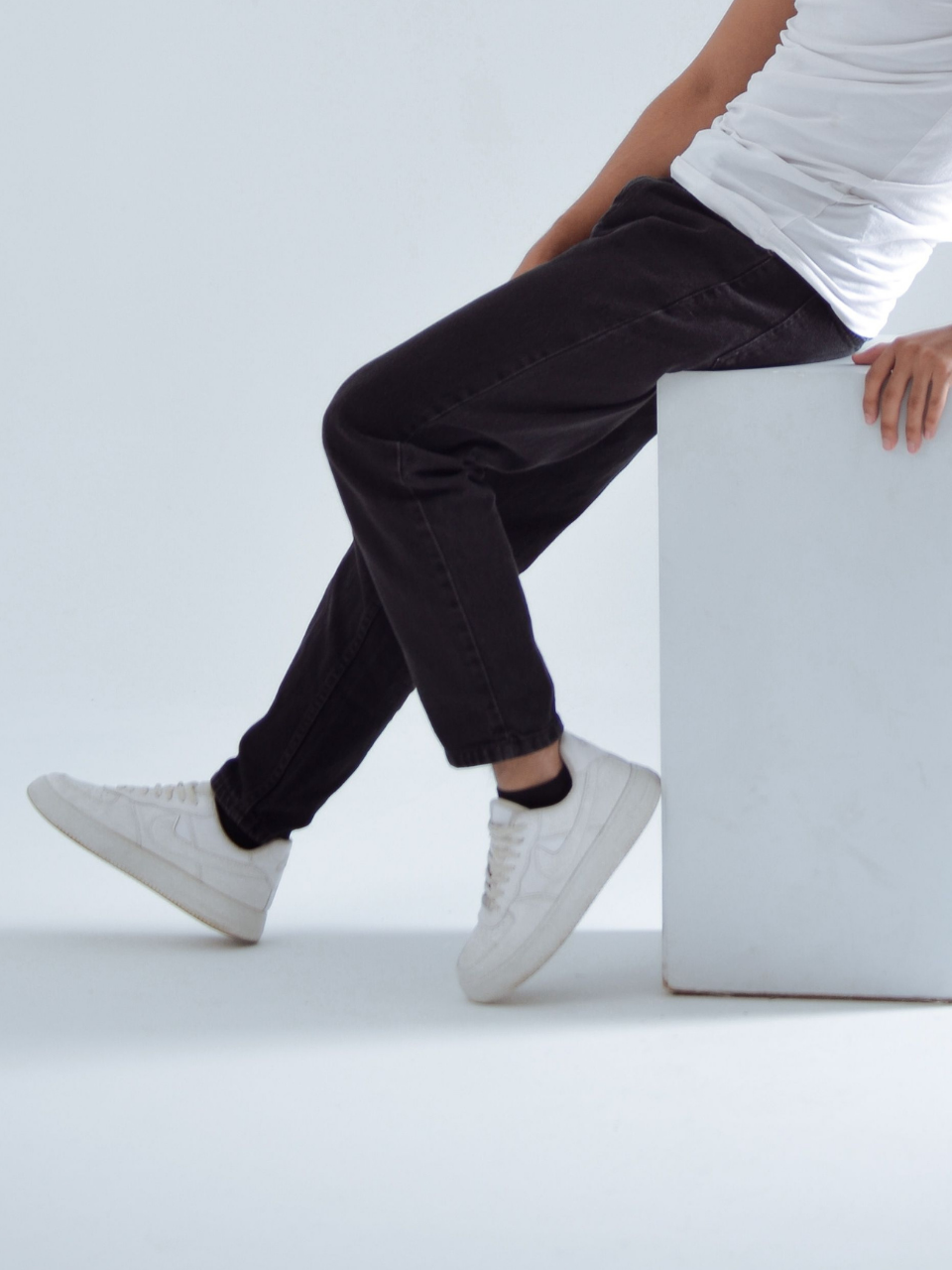 Carbon Drift Baggy Jeans - Image 3